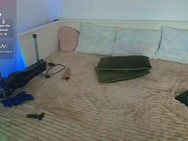DaisyAbby03 webcam