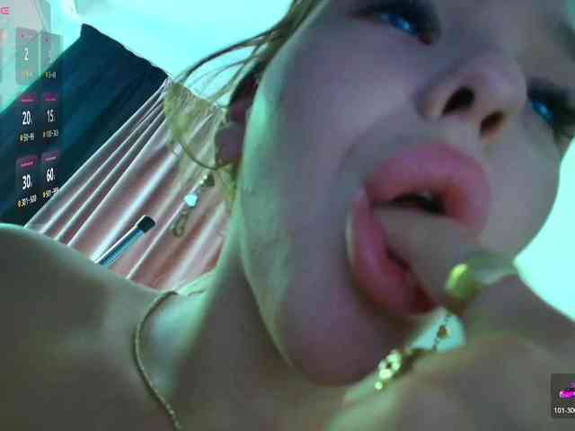 DaisyAbby03 webcam