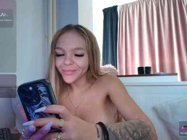 DaisyAbby03 webcam