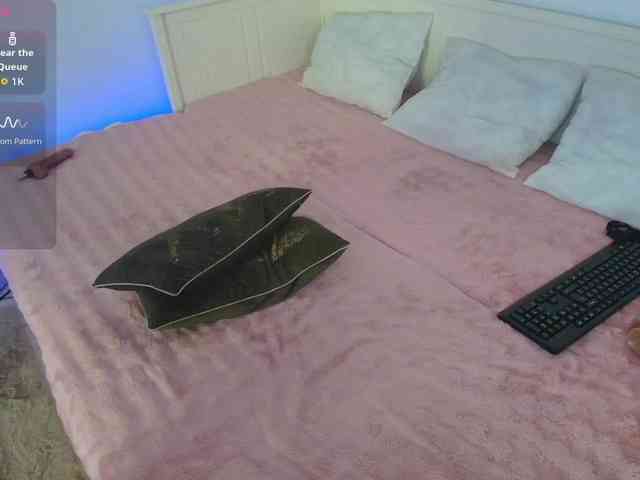 DaisyAbby03 webcam