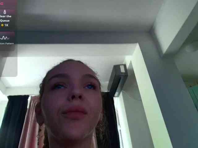 DaisyAbby03 webcam