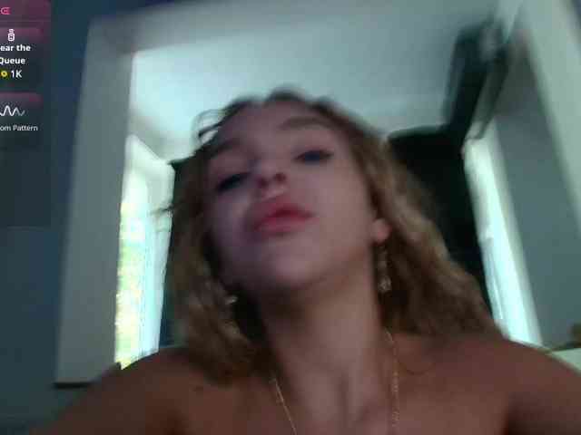 DaisyAbby03 webcam