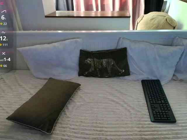 DaisyAbby03 webcam