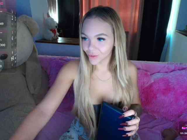 DaisyAbby03