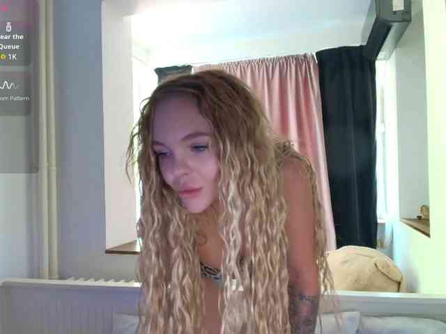 DaisyAbby03 webcam