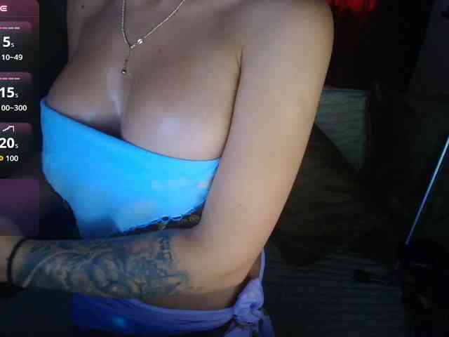 DaisyAbby03 webcam