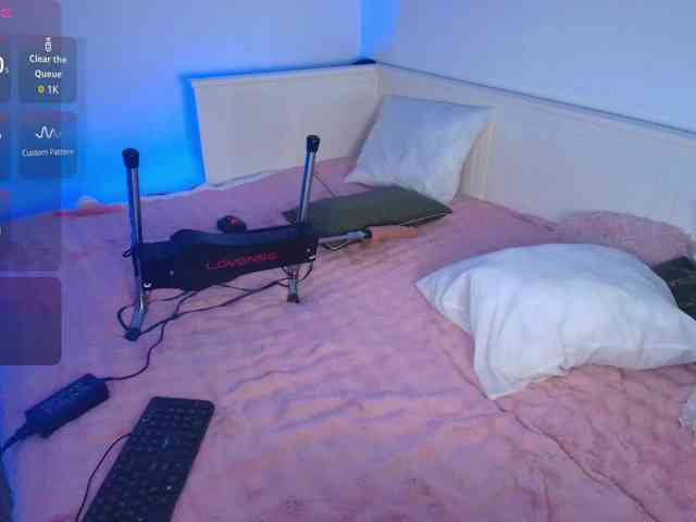DaisyAbby03 webcam