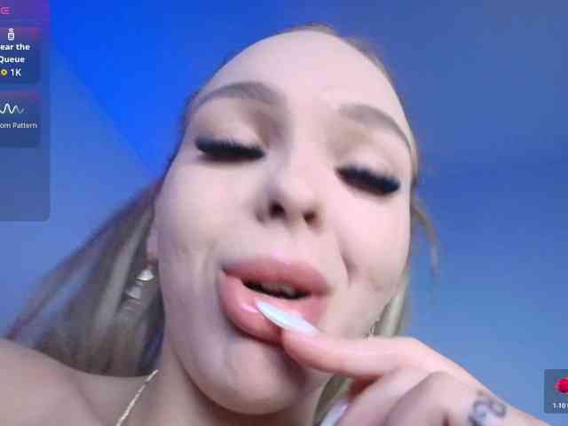 DaisyAbby03 webcam