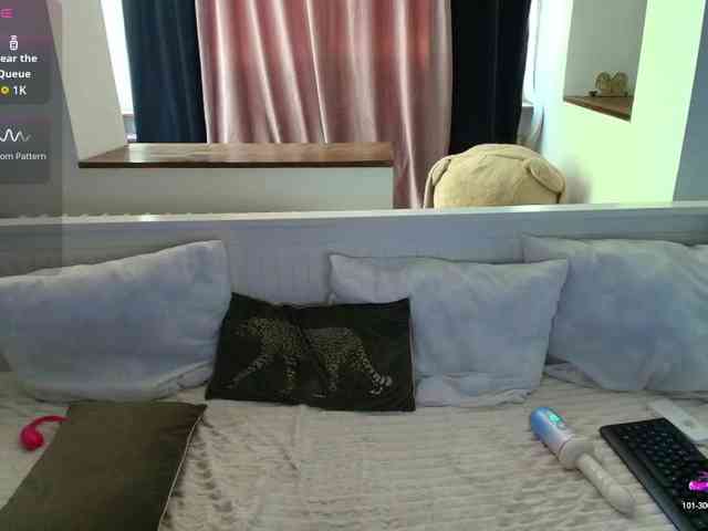 DaisyAbby03 webcam