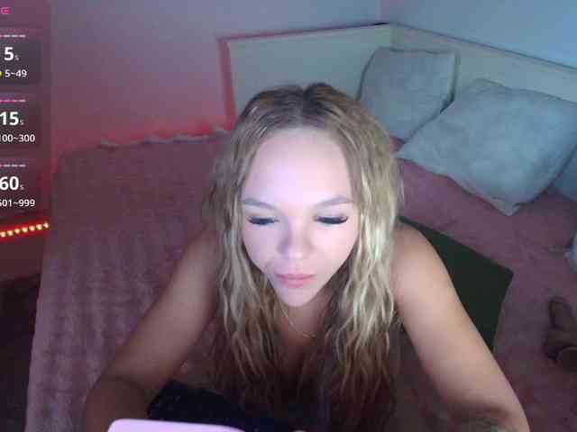 DaisyAbby03