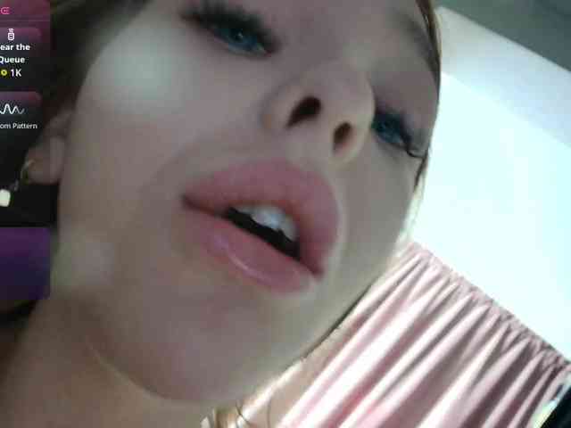 DaisyAbby03 webcam