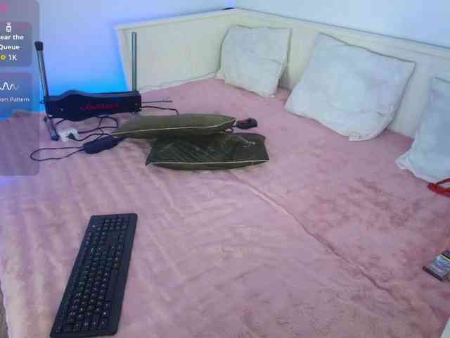 DaisyAbby03 webcam