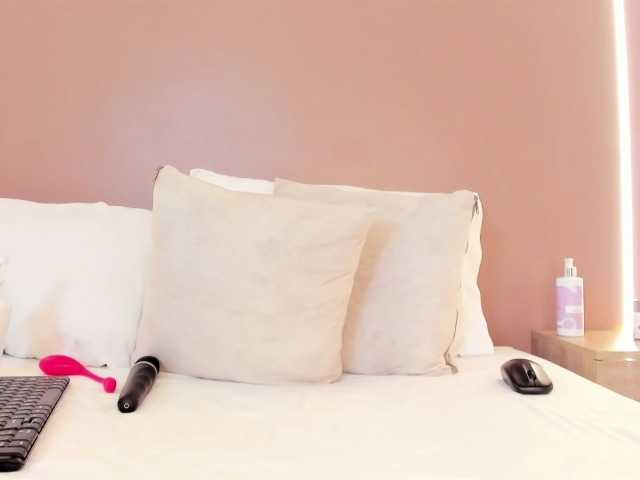 zoee-zi live cam on BongaCams