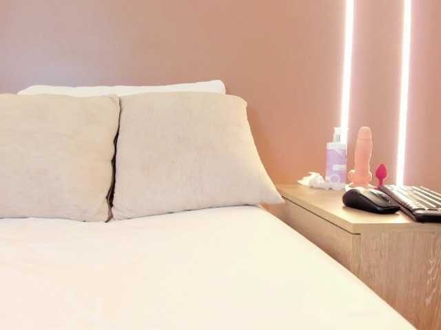zoee-zi live cam on BongaCams