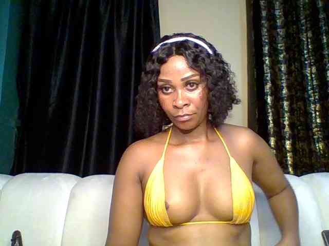 SnackQueen webcam