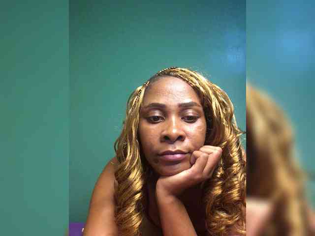 SnackQueen webcam