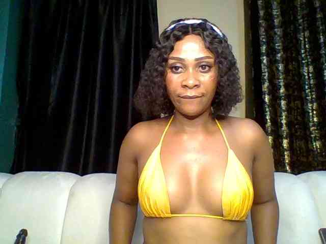 SnackQueen webcam
