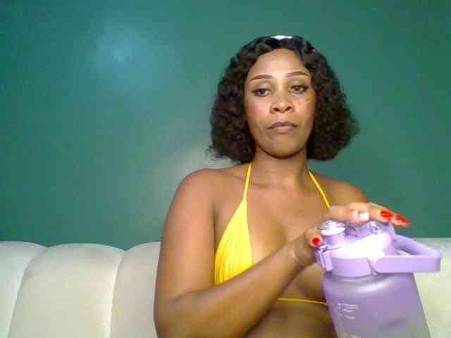 SnackQueen webcam