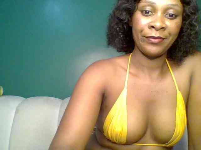 SnackQueen webcam
