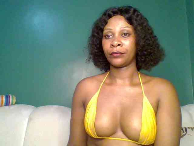 SnackQueen webcam