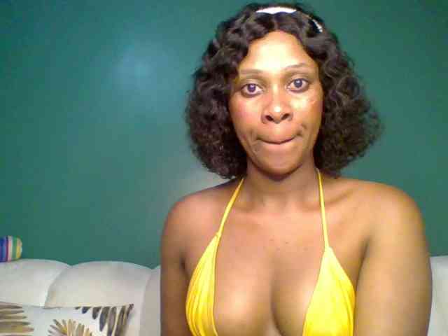 SnackQueen webcam