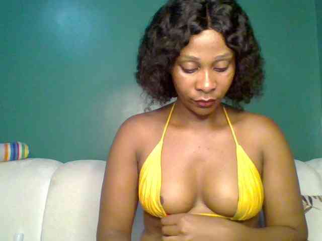 SnackQueen webcam