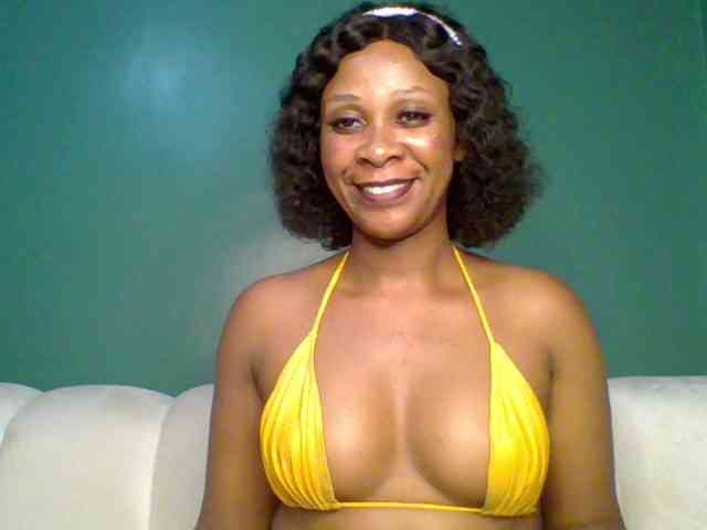 SnackQueen webcam