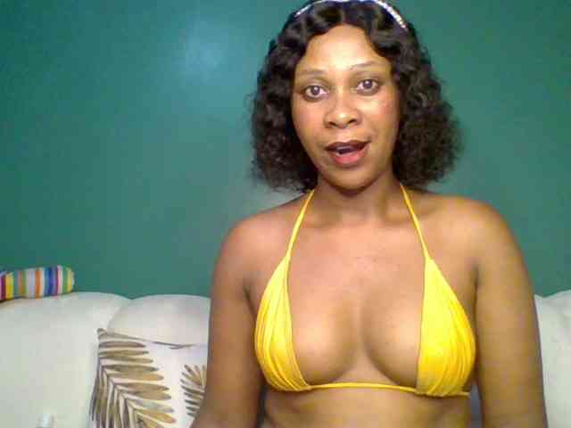 SnackQueen webcam