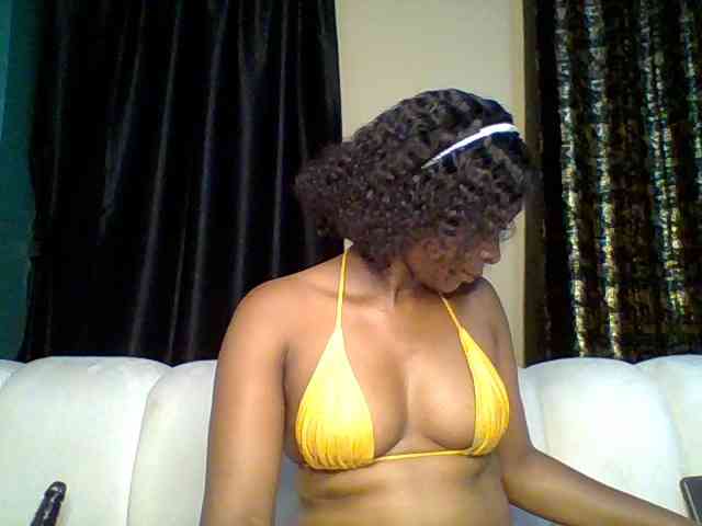 SnackQueen webcam