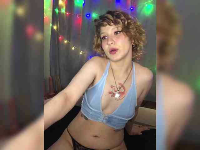 Miley Live Webcam on BongaCams