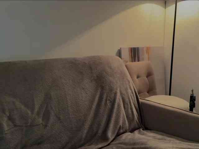 KiraLeo webcam