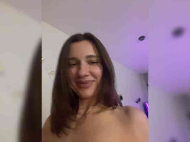 KiraLeo webcam