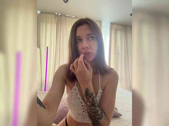KiraLeo webcam