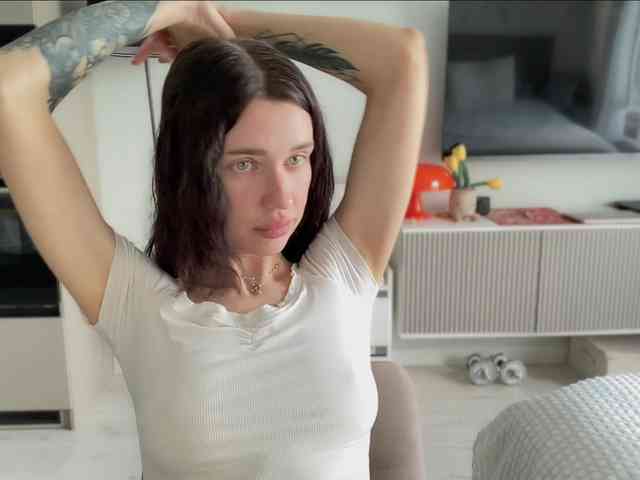 KiraLeo webcam