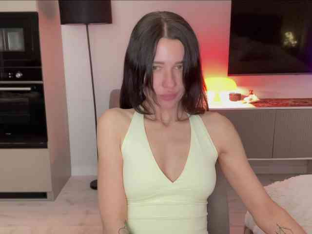 KiraLeo webcam