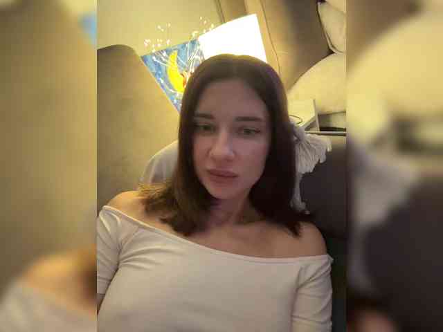 KiraLeo webcam