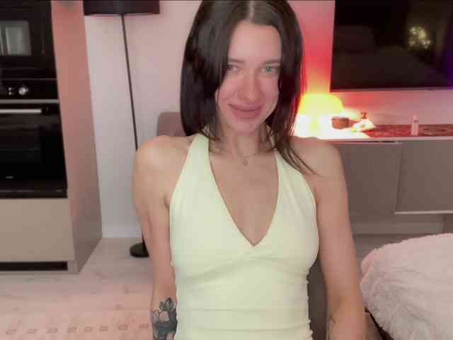 KiraLeo webcam