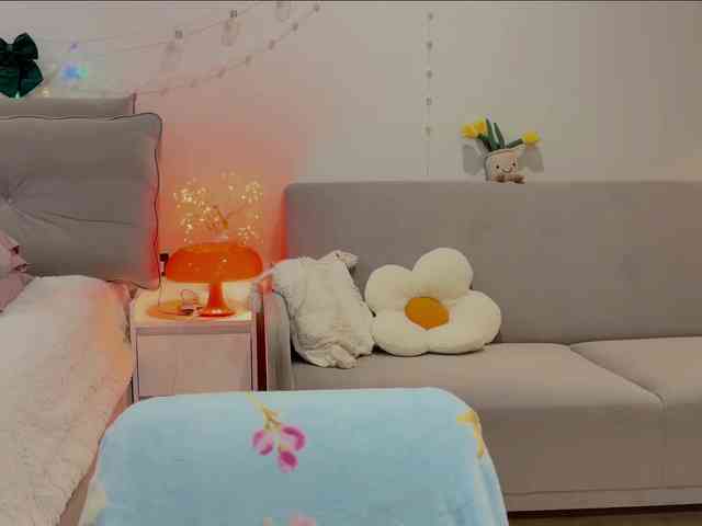 KiraLeo webcam