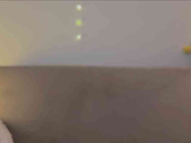 KiraLeo webcam