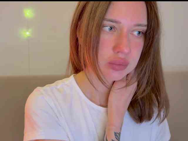 KiraLeo webcam
