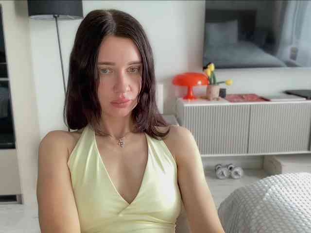 KiraLeo webcam