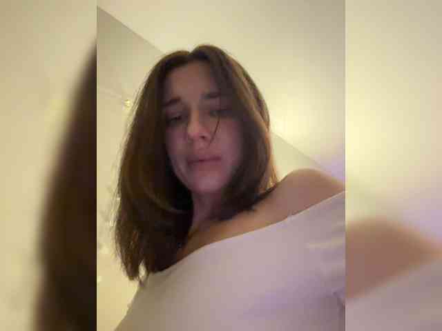 KiraLeo webcam
