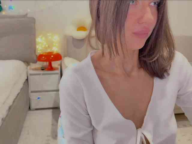 KiraLeo webcam