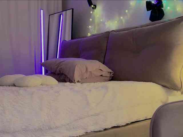 KiraLeo webcam