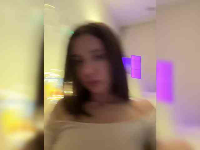 KiraLeo webcam