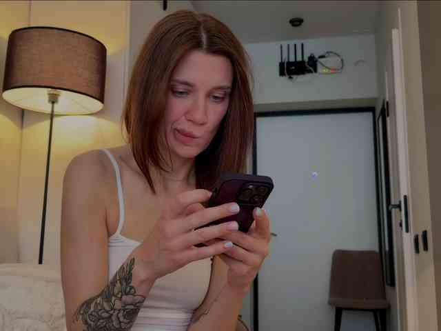 KiraLeo webcam
