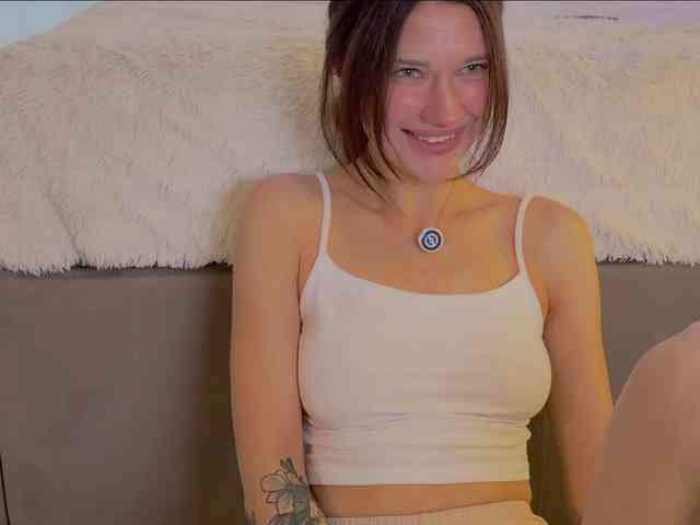 KiraLeo webcam