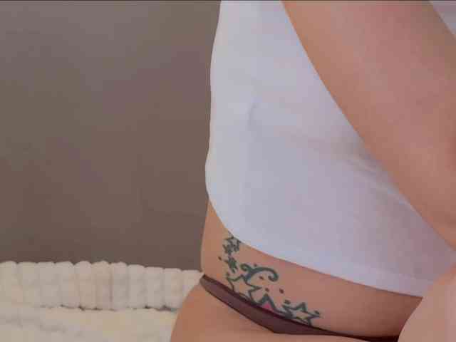 KiraLeo webcam