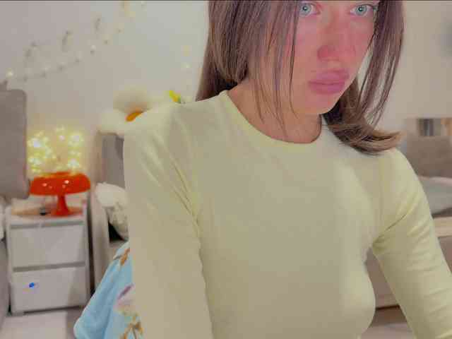 KiraLeo webcam