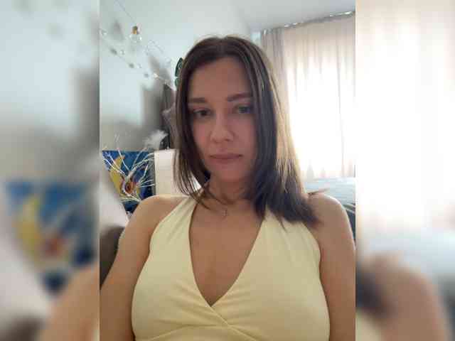 KiraLeo webcam